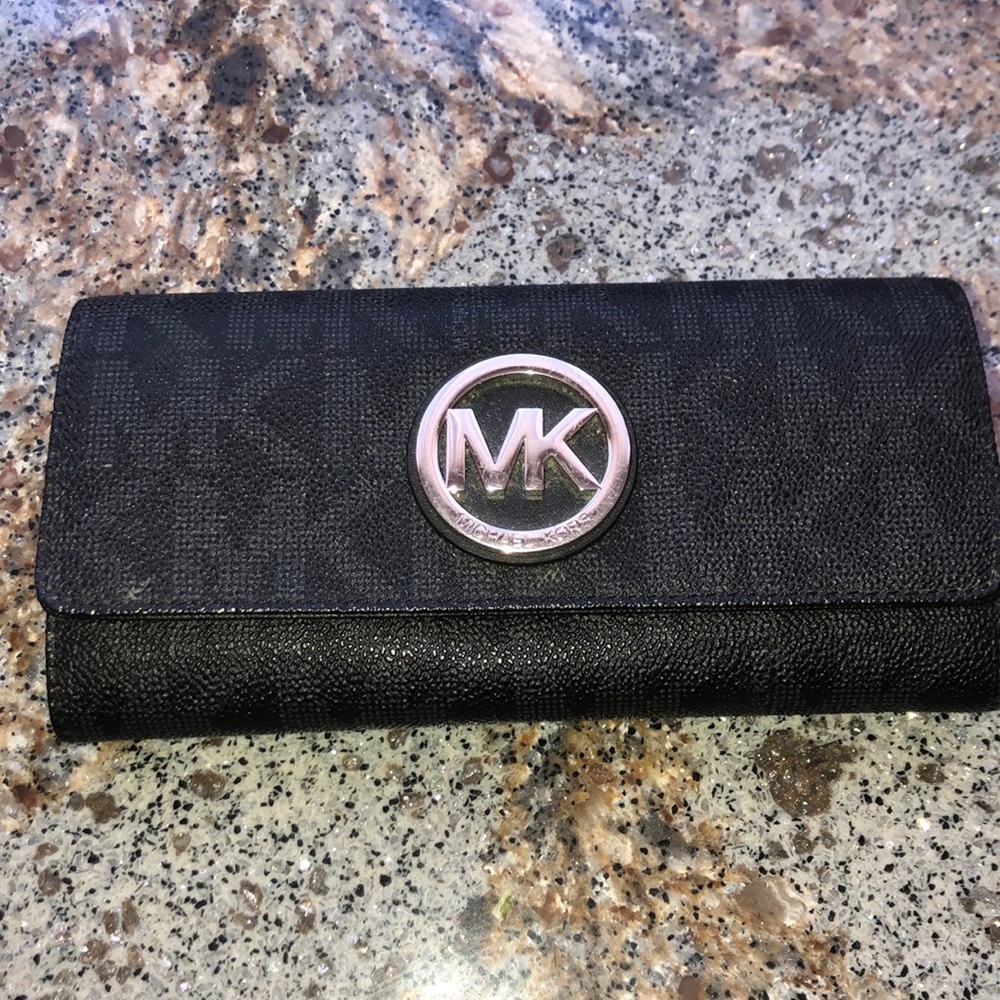 Michael Kors Saffiano leather signature wallet